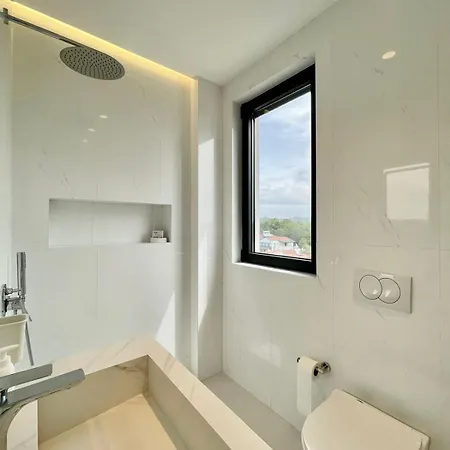 Апартаменты Lovely Sea-view